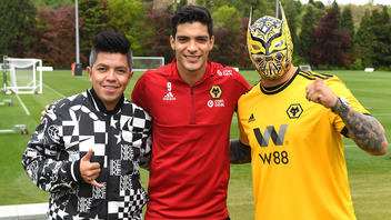 Mexican Wwe Sin Cara Visits Raul Jimenez Wolverhampton Wanderers Fc