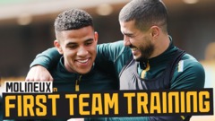 Easter open training! | Young fans meet players after Molineux session