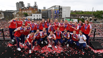 Watch our Women's Champions League trophy celebrations in full!