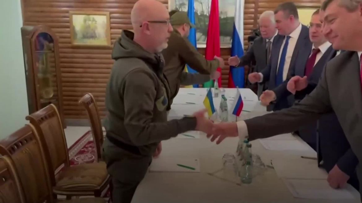 PM pressured to seize oligarch assets as it emerges sanctions may take apos;monthsapos; 