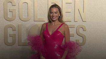 Taylor Swift leads trend for slinky shimmer on Golden Globes red carpet -  Cork Live