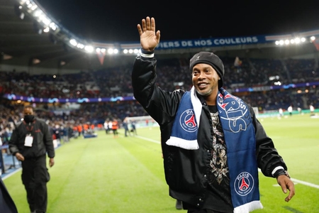 diagonaal tijger Op en neer gaan Ronaldinho at the Parc des Princes! | Paris Saint-Germain