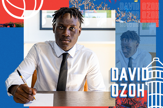 David Ozoh signs his first professional contract