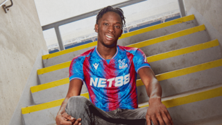 Romain Esse Signs