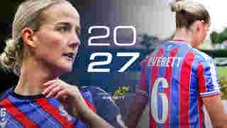 Aimee Everett signs new contract 