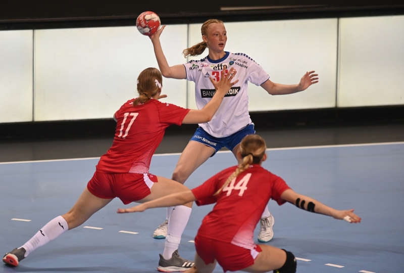 Semi-finals: Faroe Islands v Poland